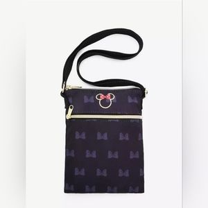 Loungefly Minnie Mouse Gold & Black Passport Crossbody Bag